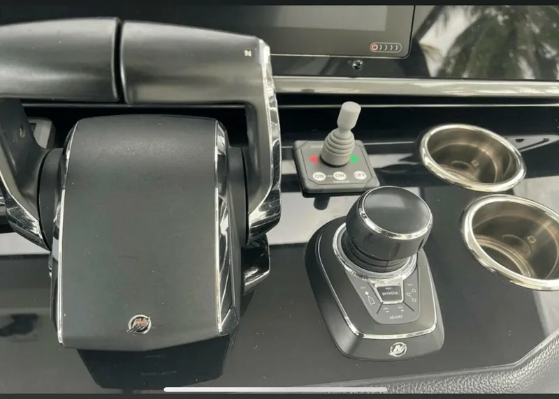 Slide: The Image of Azimut Verve 42 2022 - 5502786