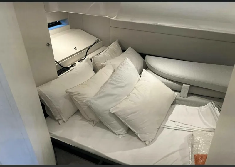 Slide: The Image of Azimut Verve 42 2022 - 5502792