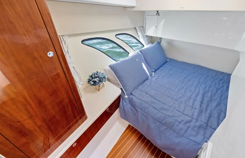 Slide: The Image of Intrepid 430 Sport Yacht 2015 - 5484017