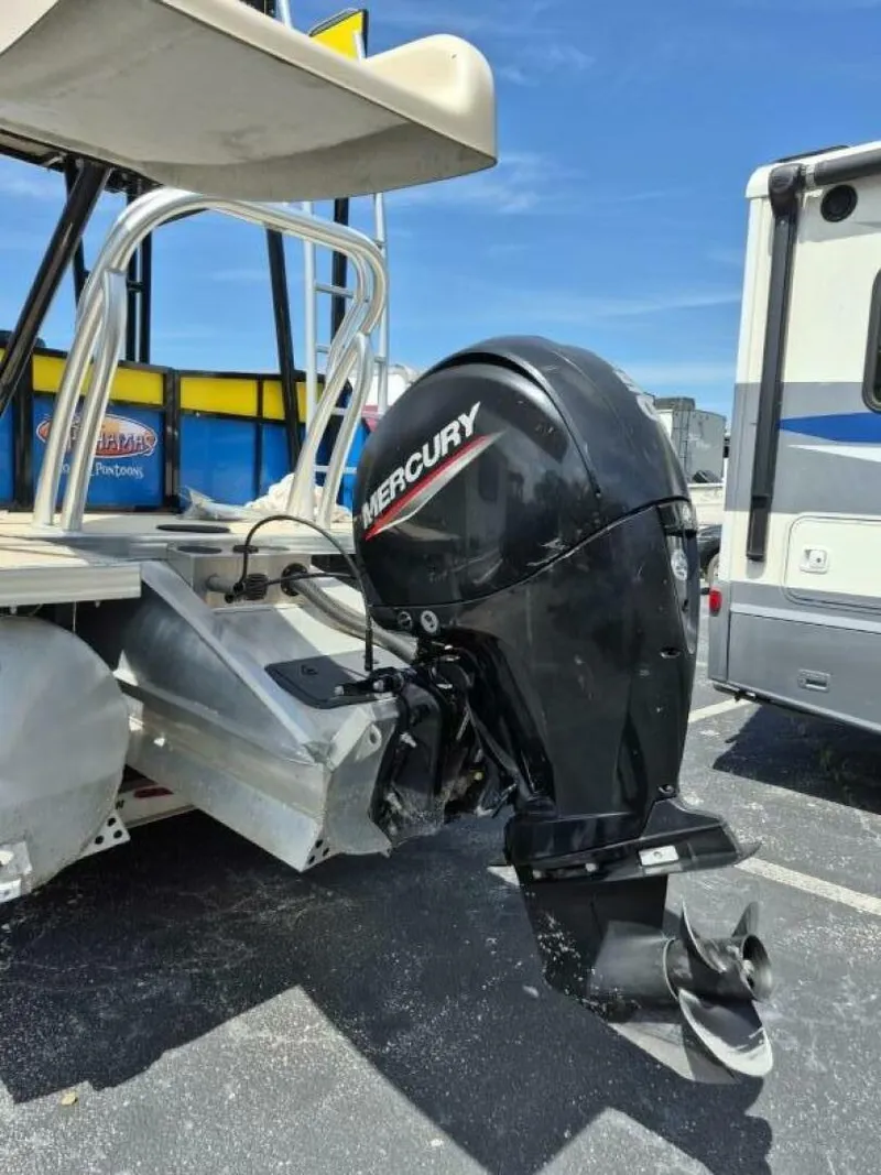 Slide: The Image of Bahama Commercial Grade Tri-Too 2021 - 5695213