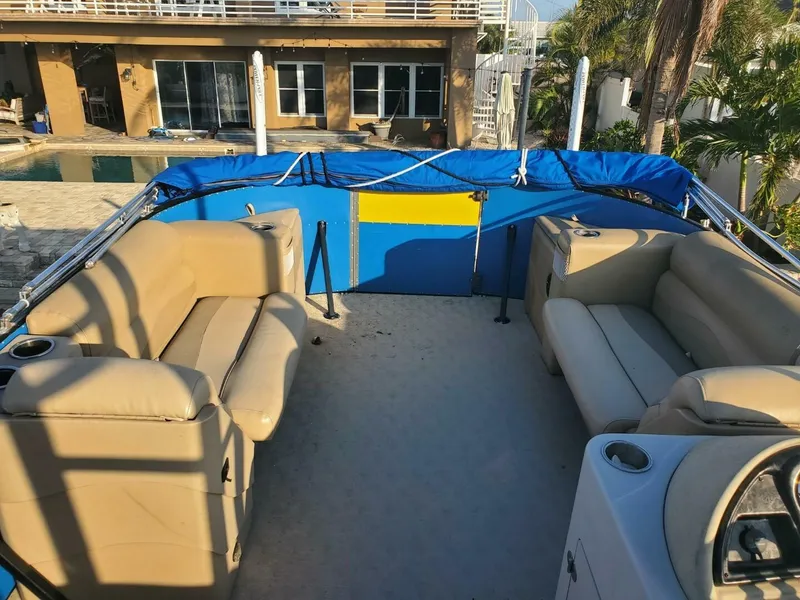 Slide: The Image of Bahama Commercial Grade Tri-Too 2021 - 5485811