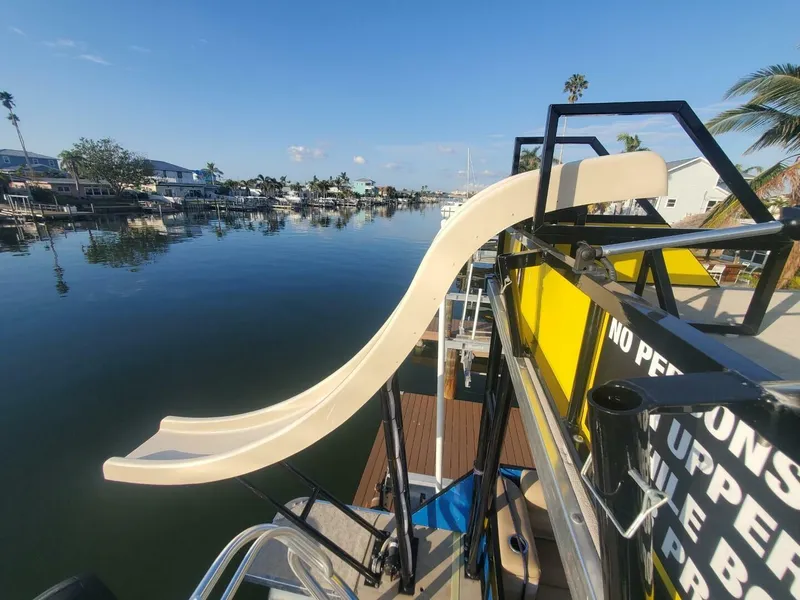 Slide: The Image of Bahama Commercial Grade Tri-Too 2021 - 5485828