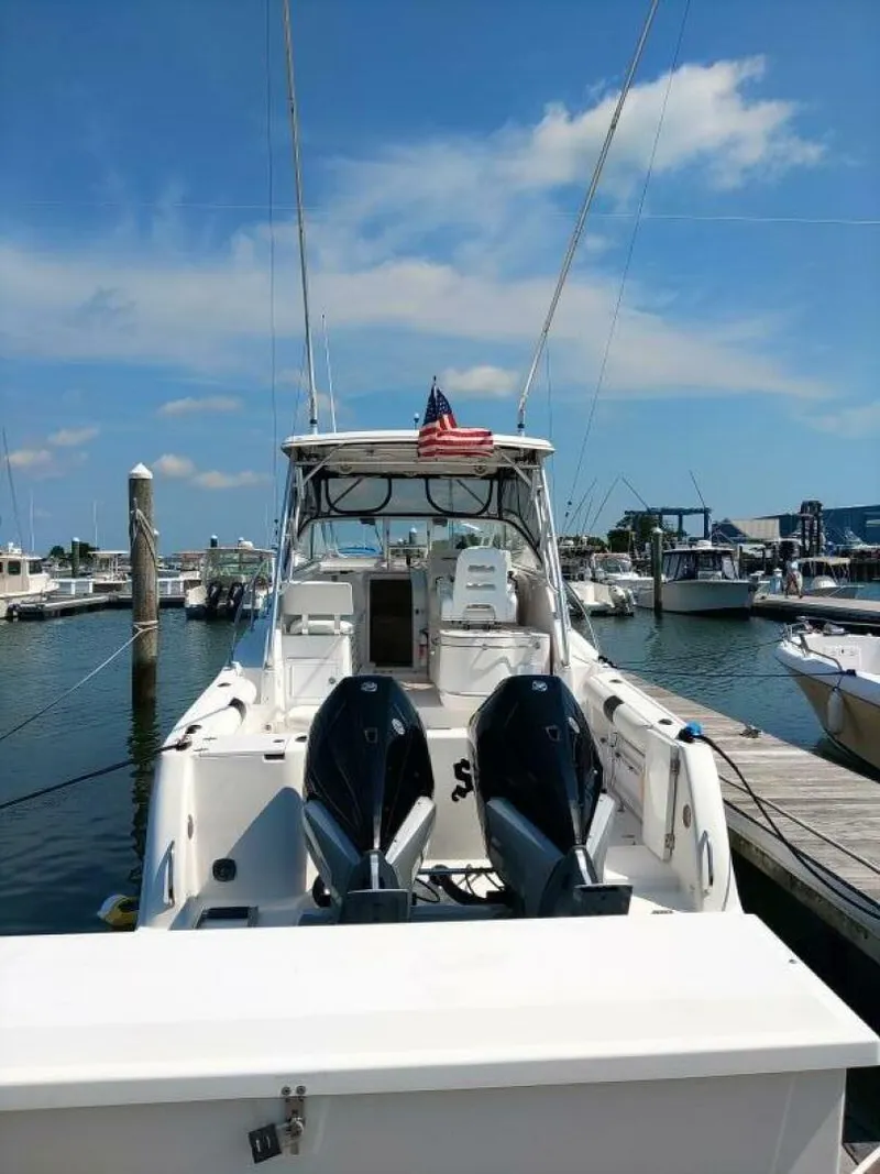 Slide: The Image of Pro-Line 32 Express Stern view of engines, Mercury 300 HP Verado outboard engines - 5530595