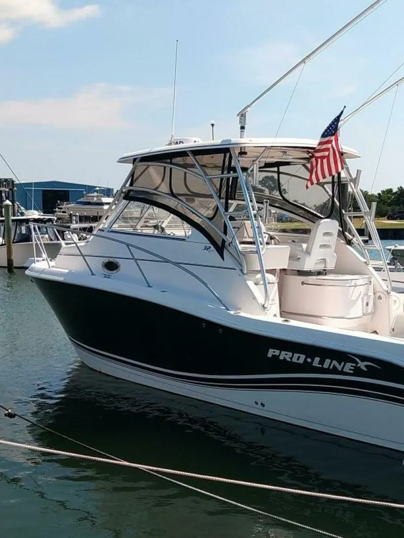 Slide: The Image of Pro-Line 32 Express Port side profile - 5530598