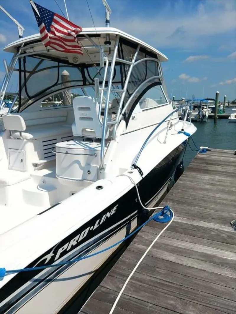 Slide: The Image of Pro-Line 32 Express Starboard view a long length of gunwales - 5533904