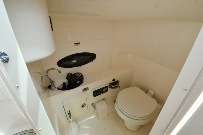 Slide: The Image of Hurricane 2400 Sundeck 2011 - 5492295