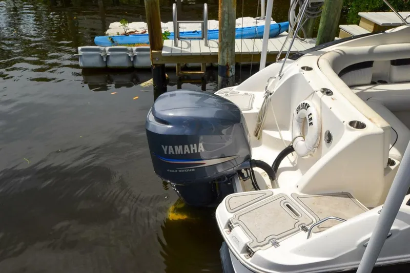 Slide: The Image of Hurricane 2400 Sundeck 2011 - 5492265