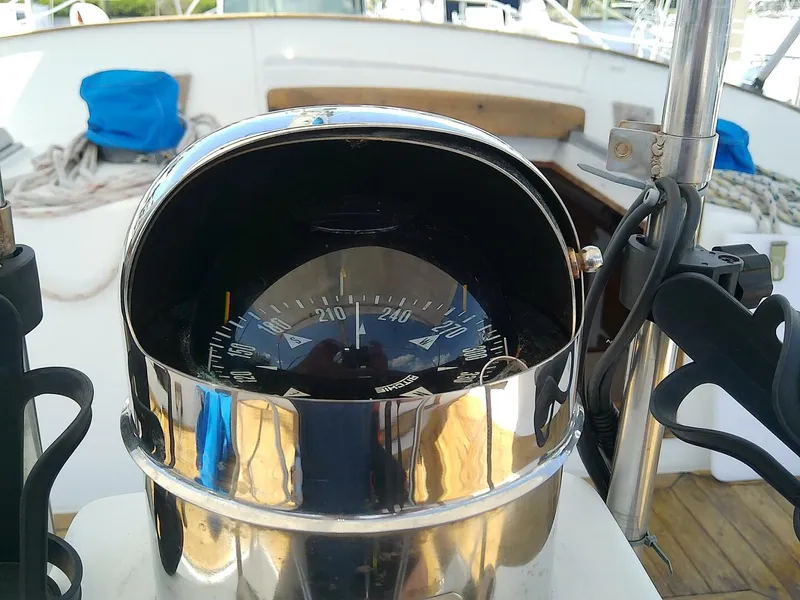 Slide: The Image of Whitby 42 Center Cockpit 1980 - 5485880