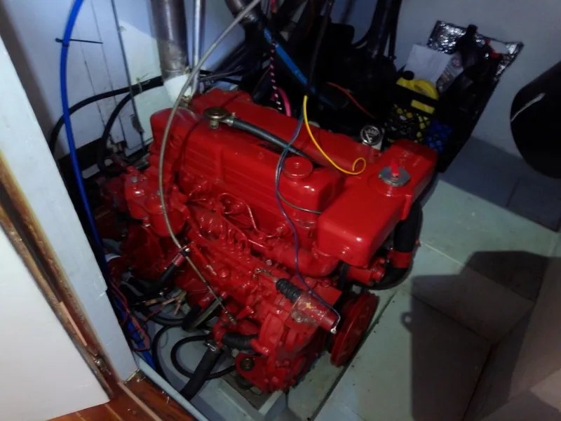 Slide: The Image of Whitby 42 Center Cockpit 1980 - 5485932