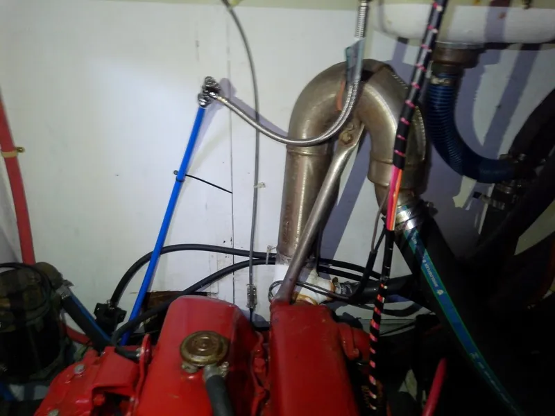 Slide: The Image of Whitby 42 Center Cockpit 1980 - 5485951