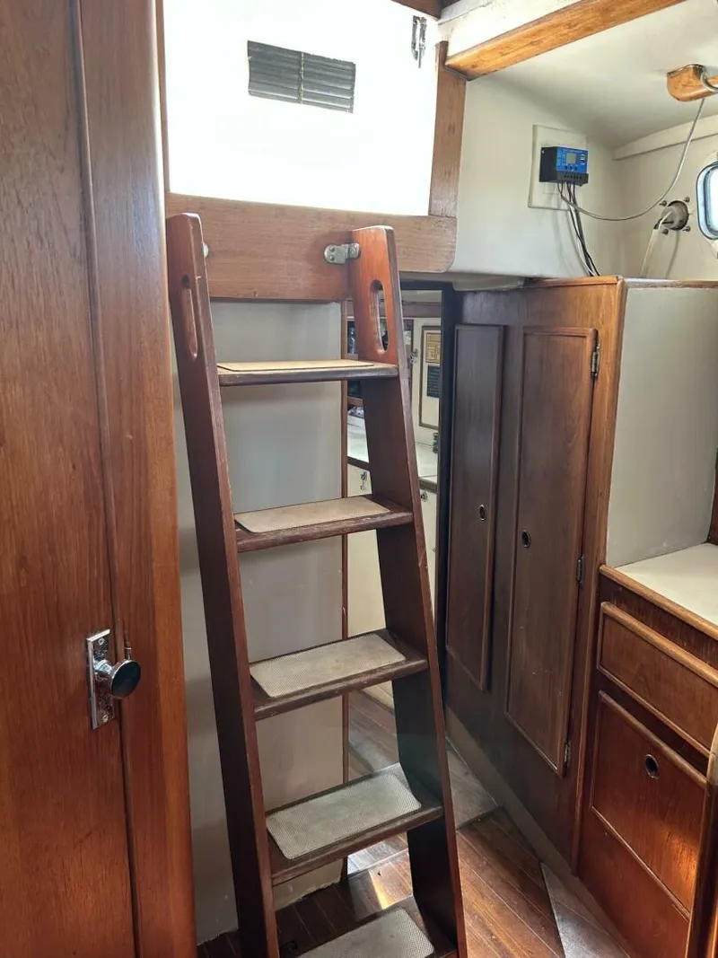 Slide: The Image of Whitby 42 Center Cockpit 1980 - 5845888