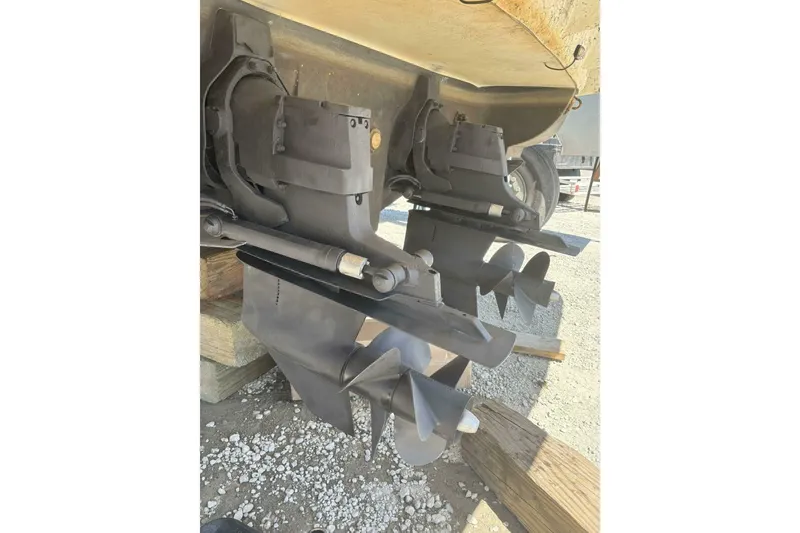 Slide: The Image of Rinker 342 Fiesta Vee 2002 - 5640384