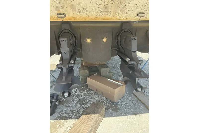 Slide: The Image of Rinker 342 Fiesta Vee 2002 - 5640385