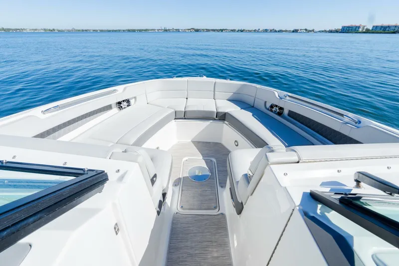 Slide: The Image of Sea Ray 310 SLX OB 2023 - 5486528