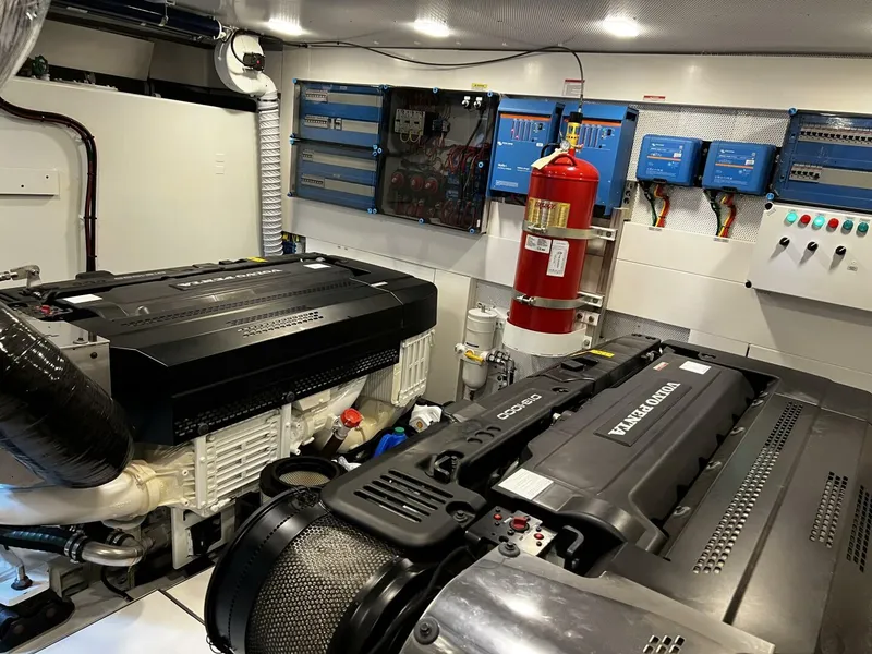 Slide: The Image of Galeon 640 Fly 2024 - 5506893