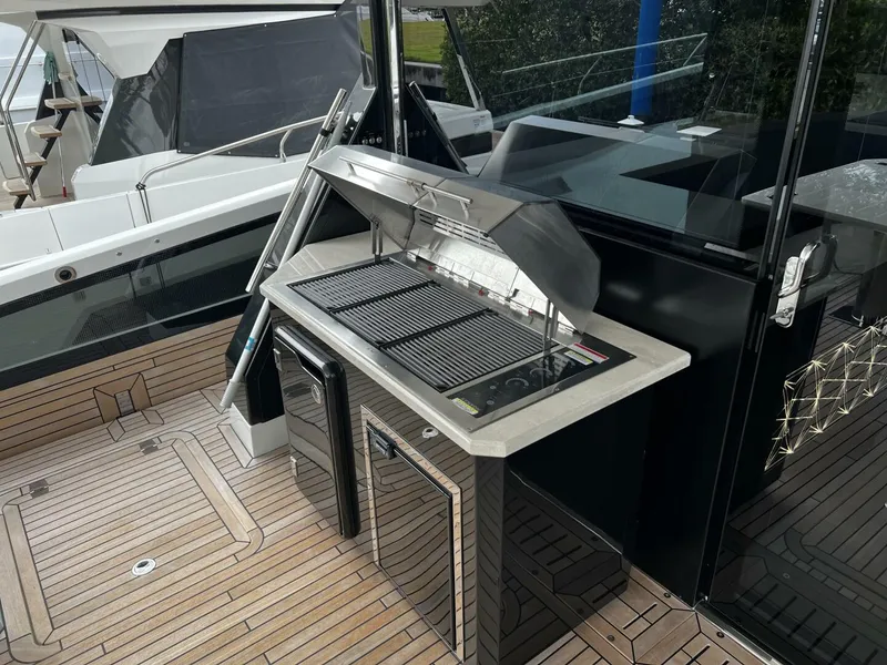 Slide: The Image of Galeon 640 Fly 2024 - 5506886