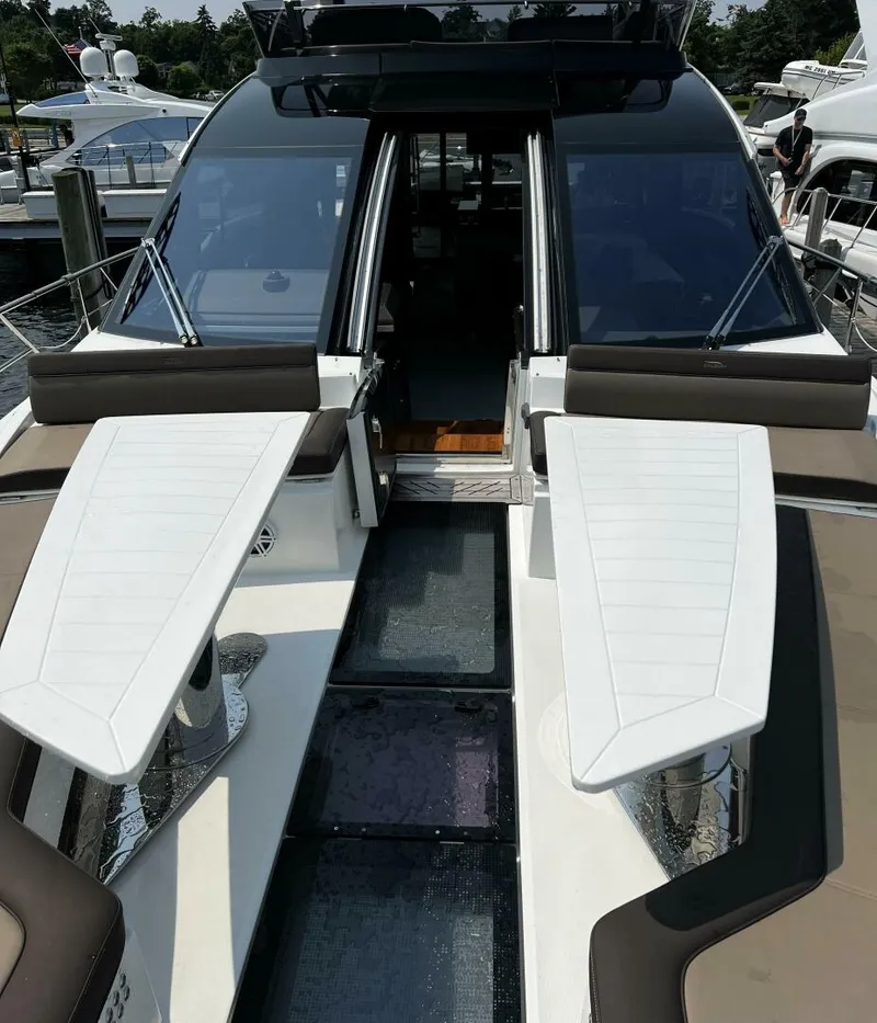 Slide: The Image of Galeon 640 Fly 2024 - 5506889