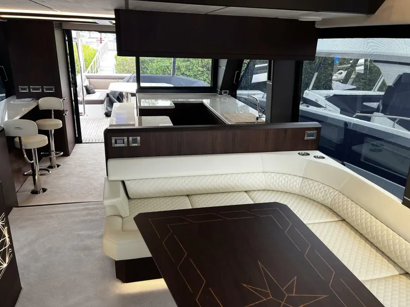 Slide: The Image of Galeon 640 Fly 2024 - 5506890