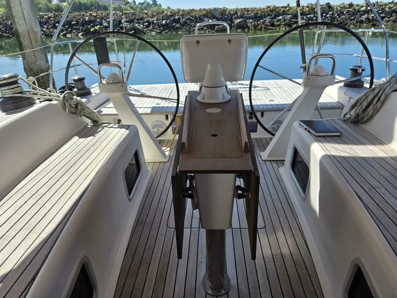 Slide: The Image of Spacious Cockpit - 5486627