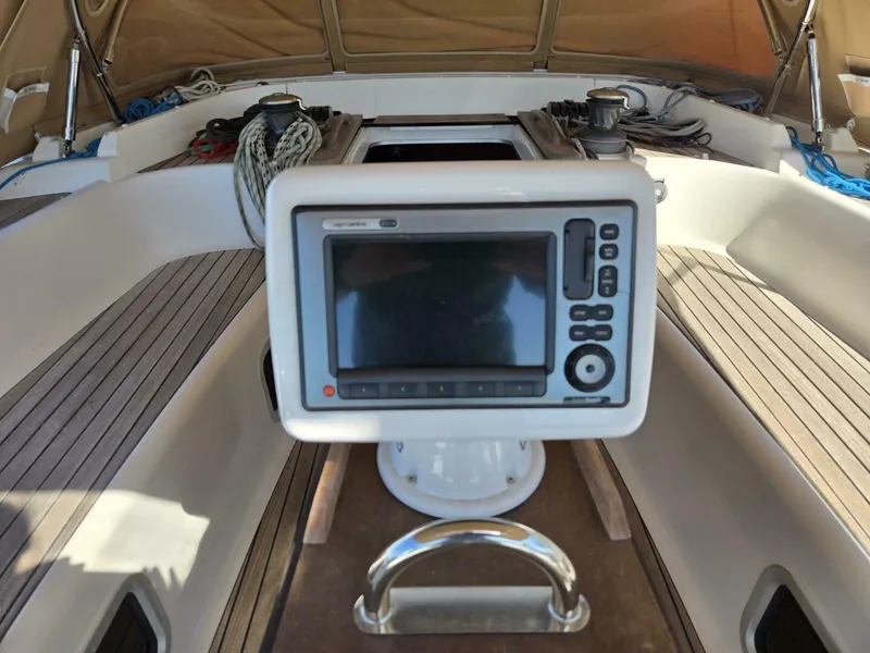 Slide: The Image of Spacious Cockpit - 5486628