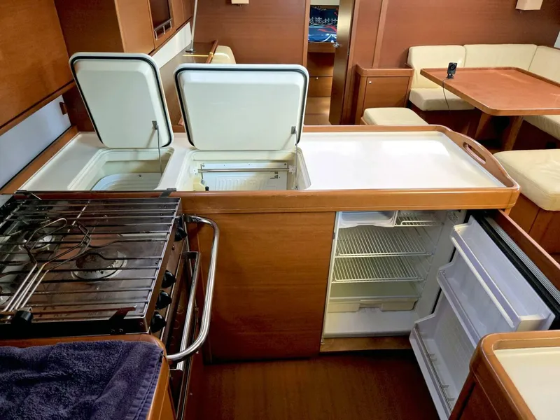 Slide: The Image of Large, Well-equipped Galley - 5486632