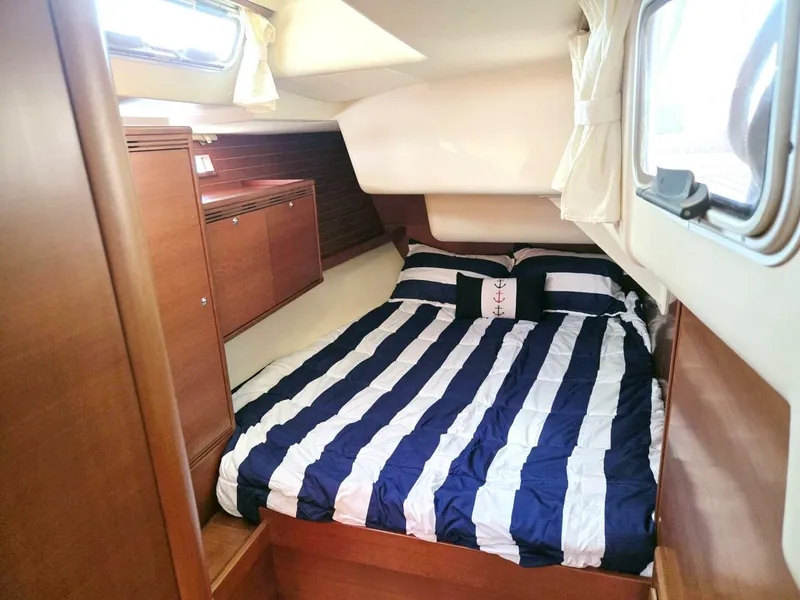 Slide: The Image of Starboard Aft Berth - 5486630