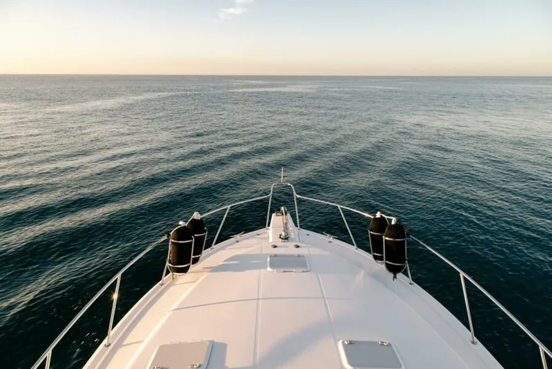 Slide: The Image of 2002 Riviera 40 Flybridge - SKIESTA - Bow - 5486879