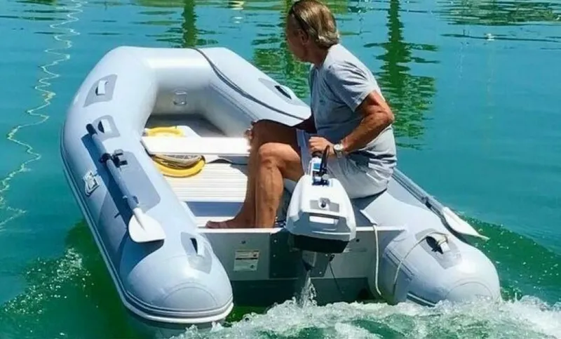 Slide: The Image of 2002 Riviera 40 Flybridge - SKIESTA - Achilles Dinghy - 5486884