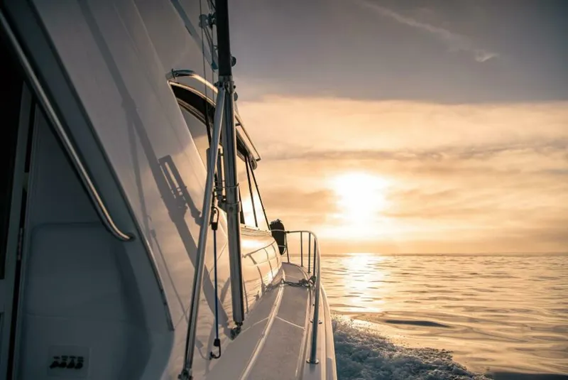 Slide: The Image of 2002 Riviera 40 Flybridge - SKIESTA - 5486885