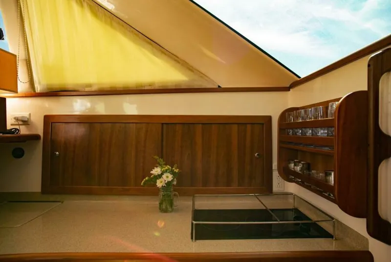 Slide: The Image of 2002 Riviera 40 Flybridge - SKIESTA - Galley - 5486870