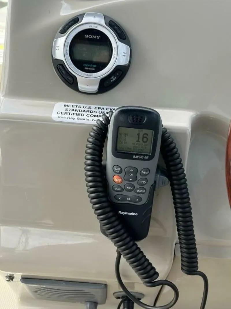 Slide: The Image of Sea Ray 240 SUNDANCER 2012 - 5487038