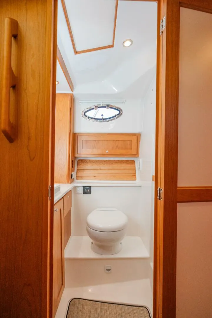 Slide: The Image of 2026 Back Cove 34O 33 - 5819559