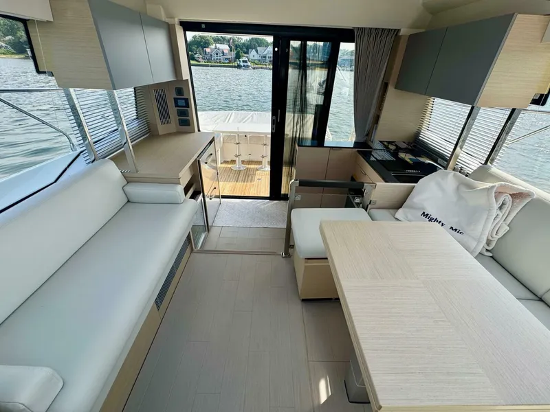 Slide: The Image of Prestige 420S 2024 - 5487431