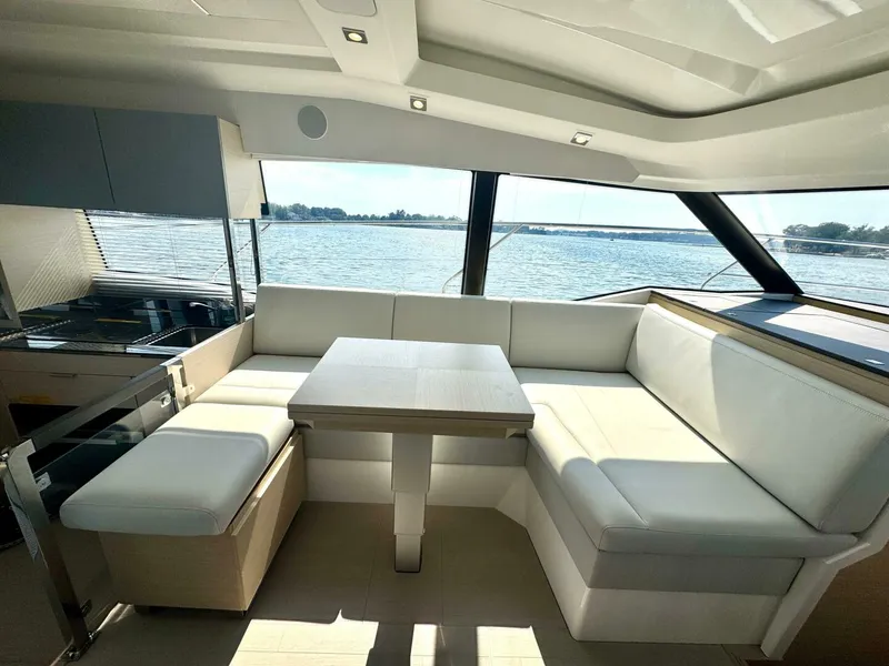 Slide: The Image of Prestige 420S 2024 - 5487432