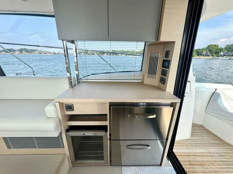 Slide: The Image of Prestige 420S 2024 - 5487439