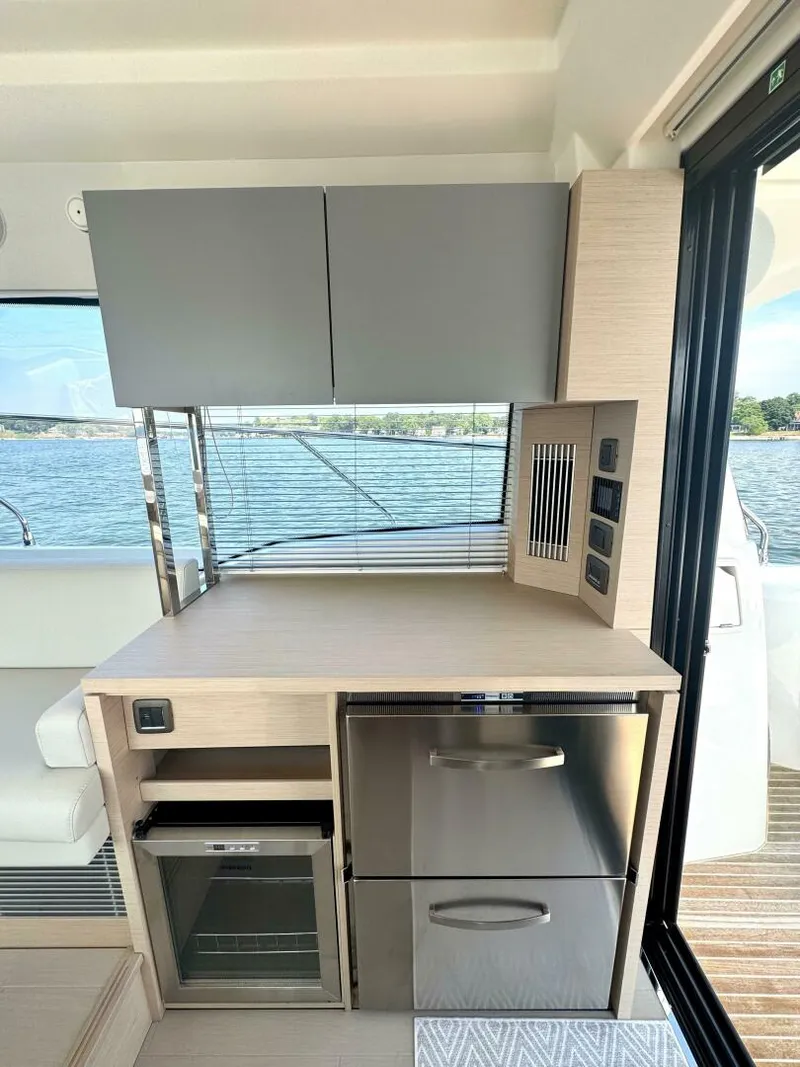 Slide: The Image of Prestige 420S 2024 - 5487440