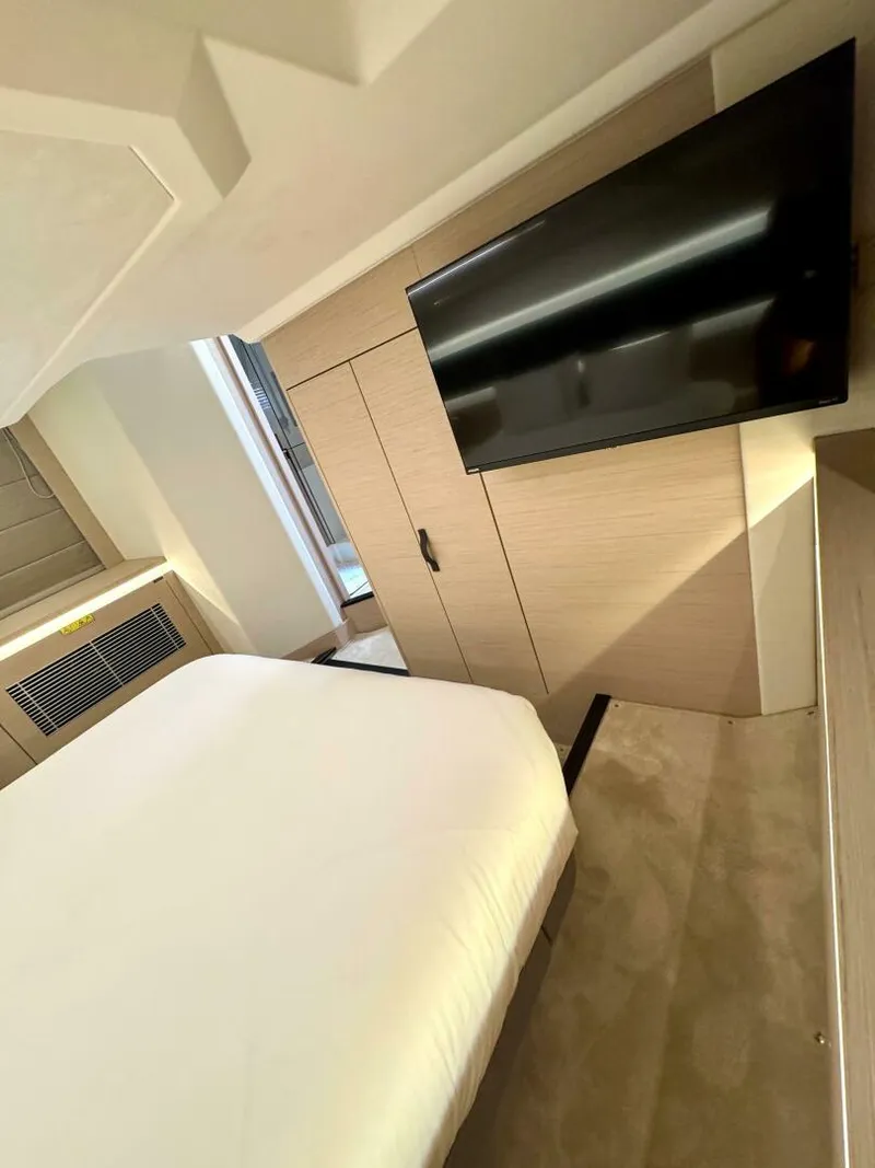 Slide: The Image of Prestige 420S 2024 - 5487452