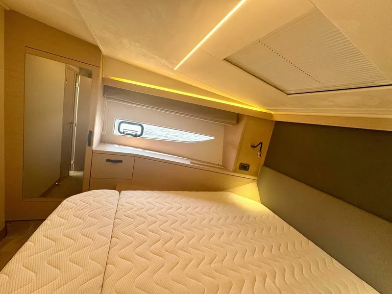 Slide: The Image of Prestige 420S 2024 - 5487463