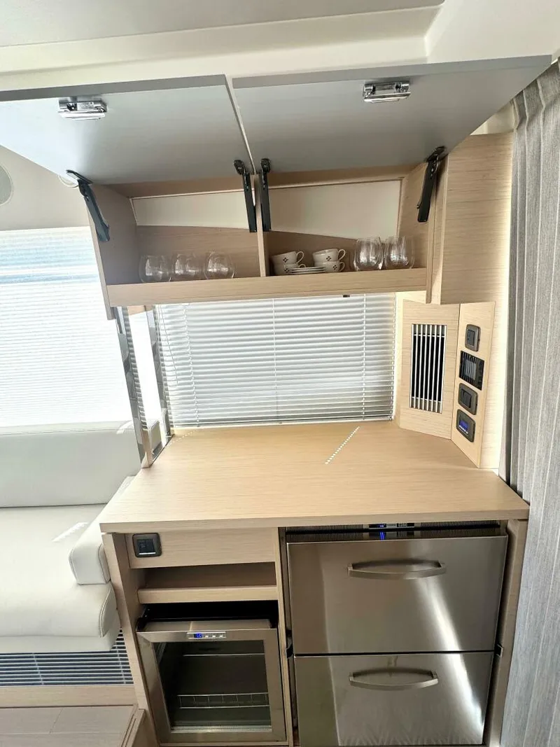 Slide: The Image of Prestige 420S 2024 - 5487501