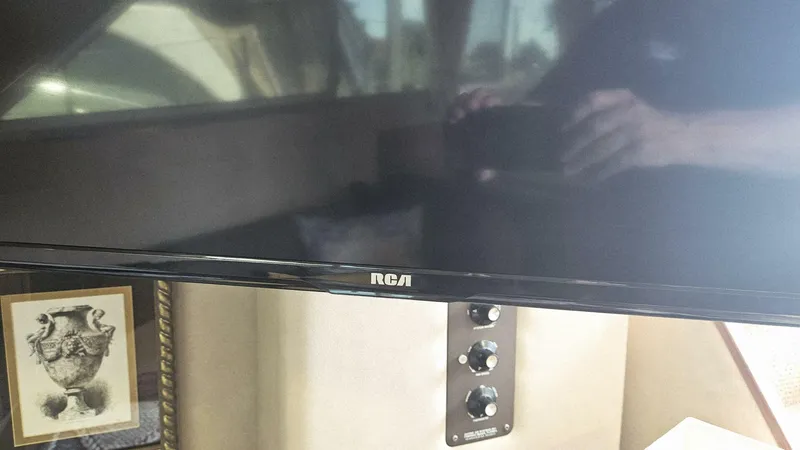 Slide: The Image of Chris-Craft 381 Catalina 1986 - 5870782