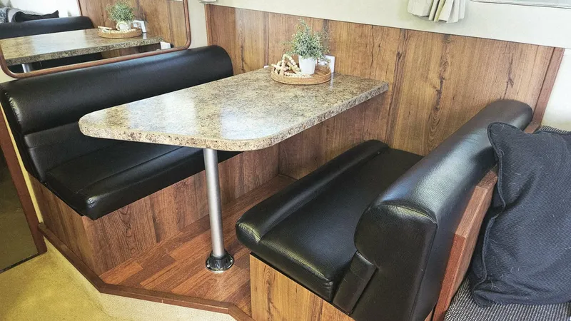 Slide: The Image of Chris-Craft 381 Catalina 1986 - 5870802