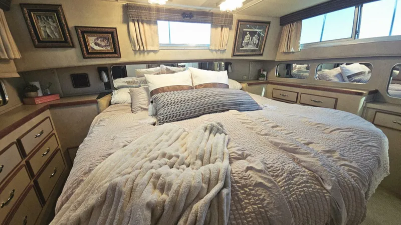 Slide: The Image of Chris-Craft 381 Catalina 1986 - 5870787