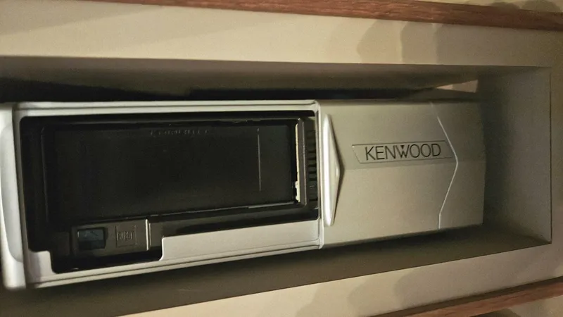 Slide: The Image of Chris-Craft 381 Catalina 1986 - 5870794