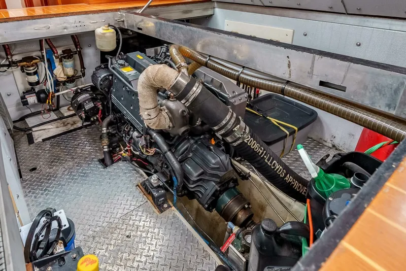 Slide: The Image of Farr 60 Pilothouse 1997 - 5487800