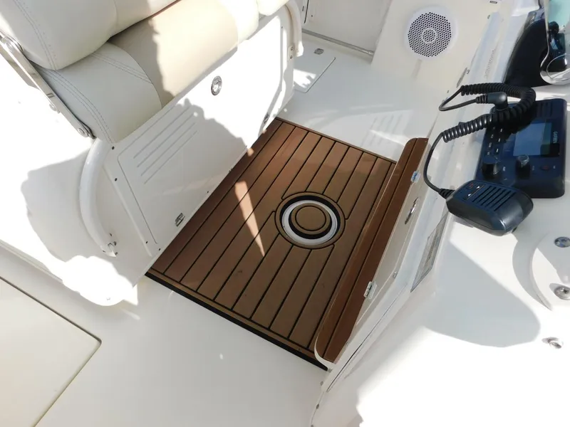 Slide: The Image of Cobia CENTER CONSOLE 2015 - 5488500