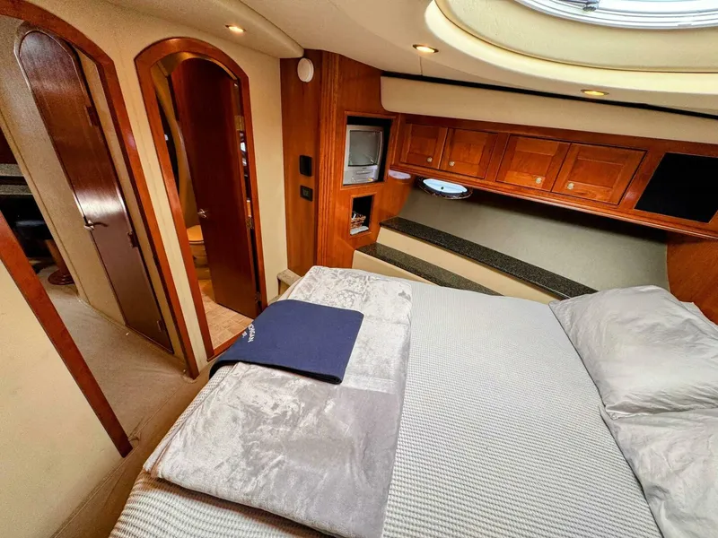 Slide: The Image of Cruisers Yachts 540 Express 2005 - 5488625