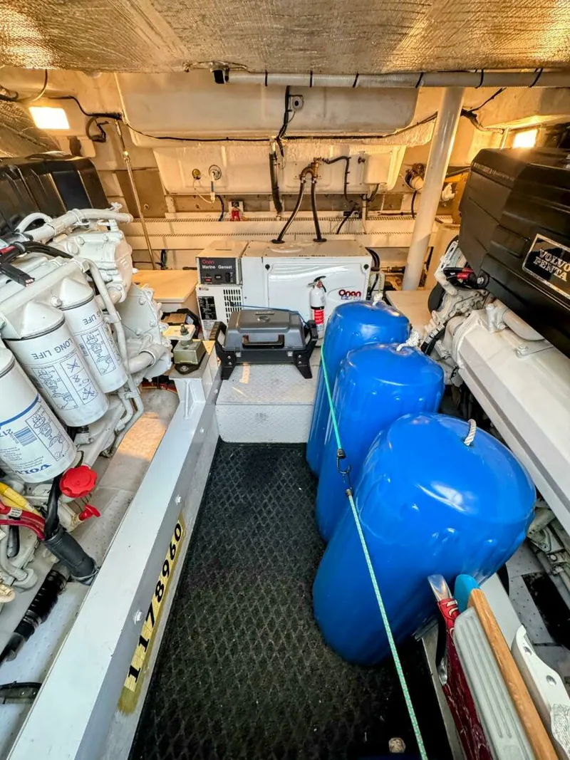 Slide: The Image of Cruisers Yachts 540 Express 2005 - 5488650