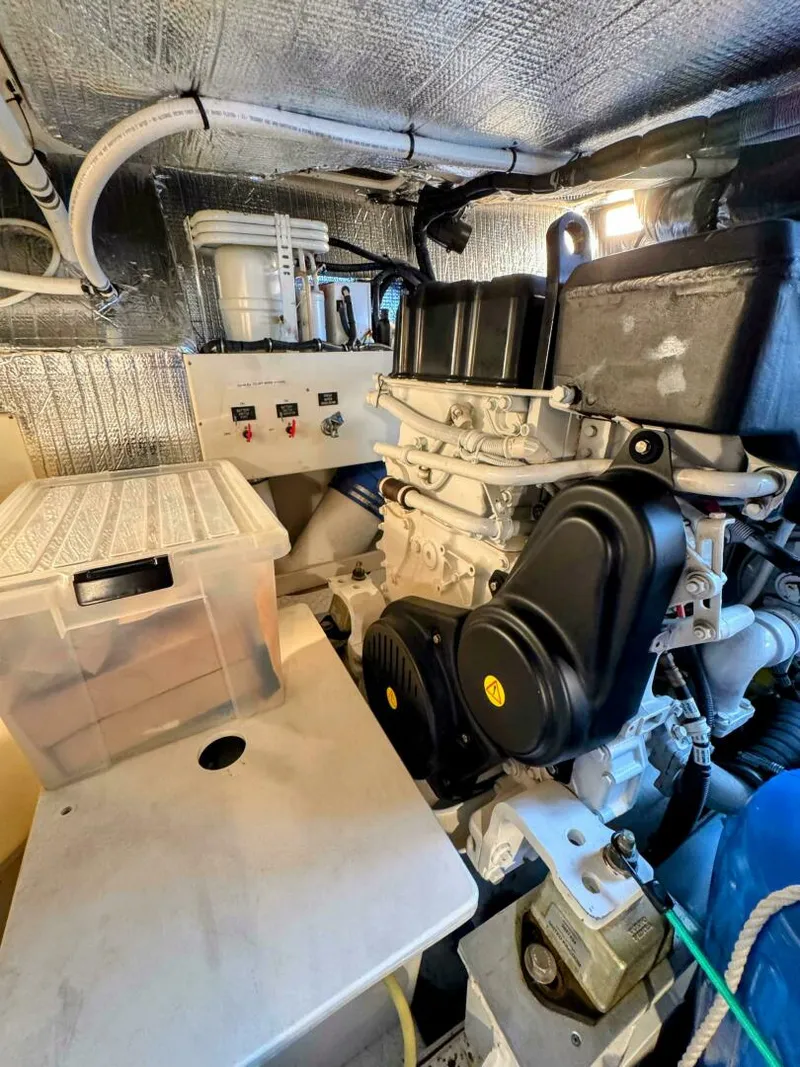 Slide: The Image of Cruisers Yachts 540 Express 2005 - 5488670