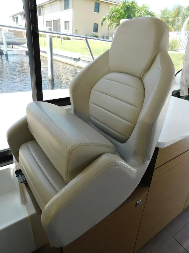 Slide: The Image of Jeanneau 34 2021 - 5488810