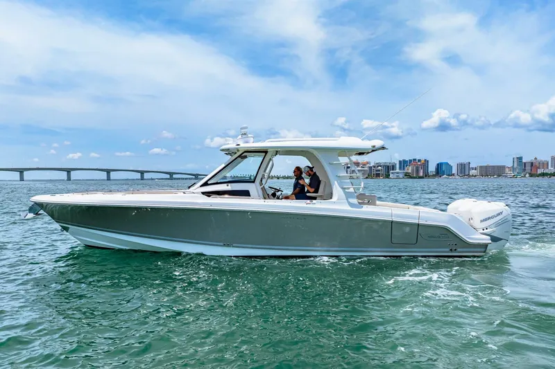 Slide: The Image of Boston Whaler 350 Realm 2019 - 5488910